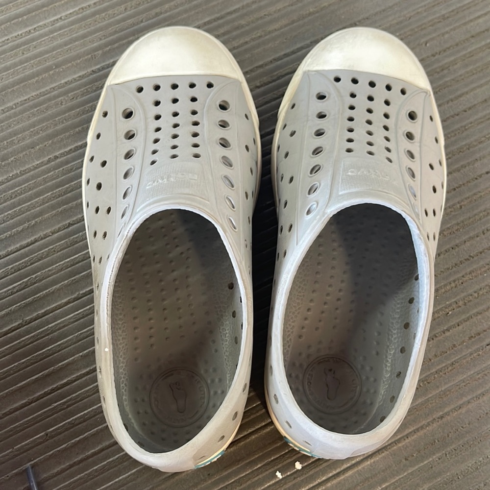 Used native shoe size C12